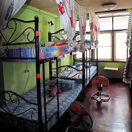 Wacky Fun Party Hostel Bangkok Eksteriør bilde