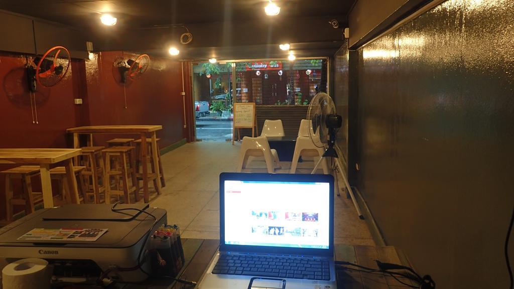 Wacky Fun Party Hostel Bangkok Eksteriør bilde