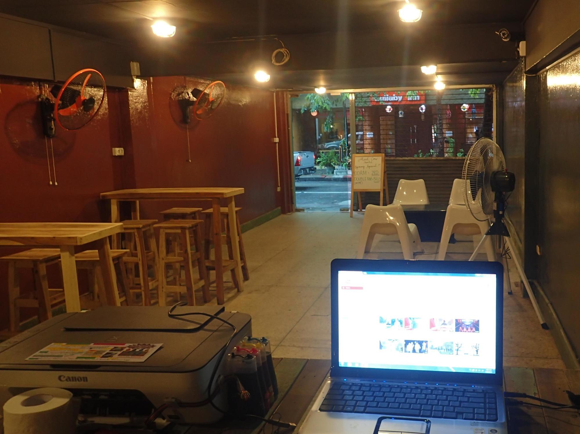 Wacky Fun Party Hostel Bangkok Eksteriør bilde